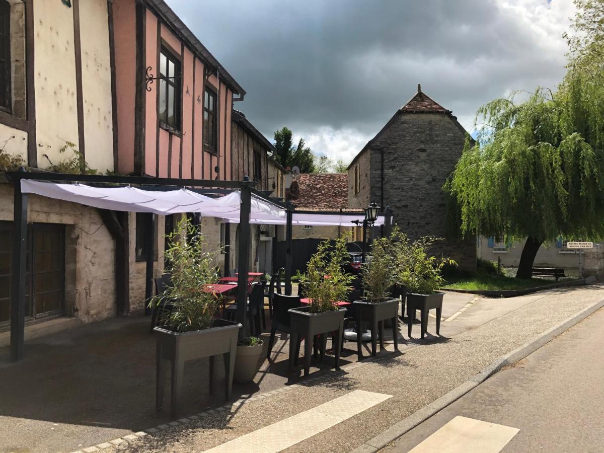 Hotel Auberge Du Renard'Eau Bèze Esterno foto